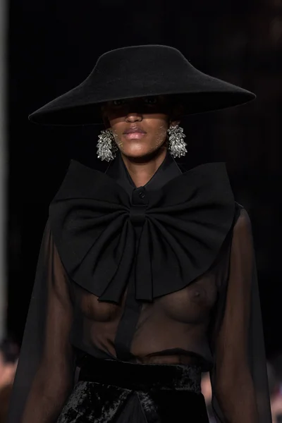 Look 122